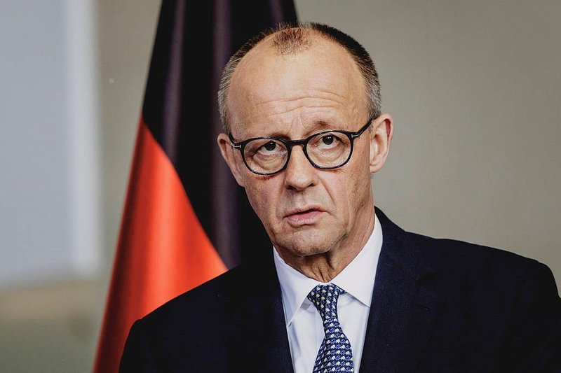  盟友响应冷淡，特朗普推动霍尔木兹护航遇阻；多国优先外交途径。 新闻