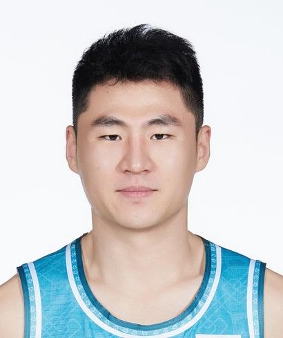  替补席突发冲突，王世龙怒斥两人；郭昊文赵柏清因发球失误争执，全场遭弃用。 体育新闻