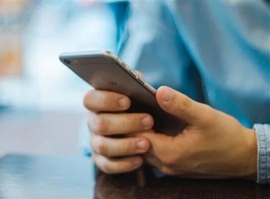  十年老号涉异常被暂停；用户求解无门，只能走上诉讼之路。 IT技术