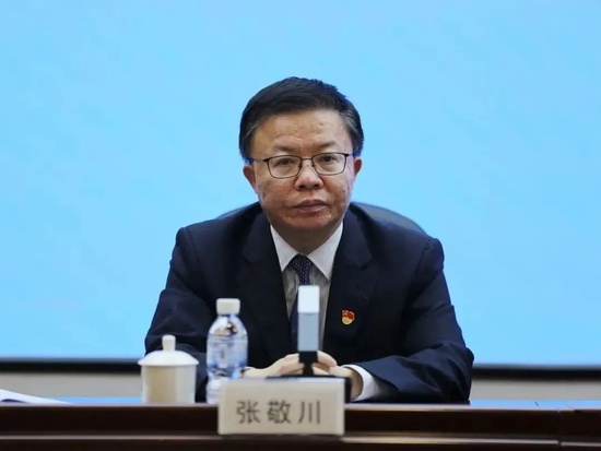  惠州农商行高层变动，张敬川职务被免；反腐持续推进，金融领域警示意义深远。 股票财经