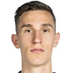  多特蒙德后防稳固信号；施洛特贝克长约即将敲定；黄黑军团未来规划初现。 体育新闻