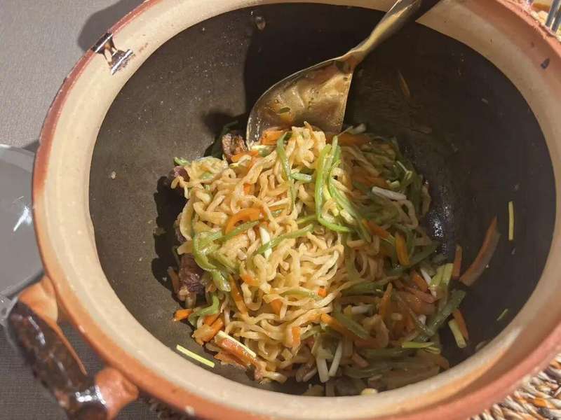 面对门店缩减与转型压力,餐饮经营者的破局之道在哪里? 新闻