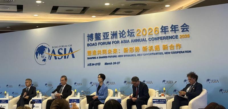  揭秘AI幻象：大模型吞噬论背后的真实生存博弈与破局之道 企业服务