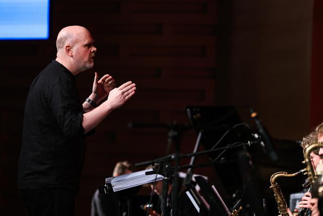  爵士乐的跨越边界之旅：从汉堡港口到上海舞台的共鸣与重塑 文化旅游