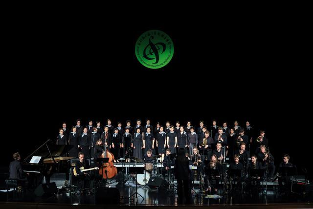  爵士乐的跨越边界之旅：从汉堡港口到上海舞台的共鸣与重塑 文化旅游