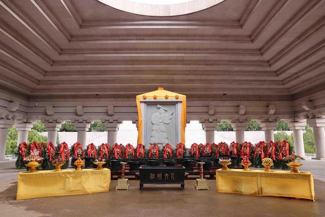  面对文化焦虑：如何看待网红参与传统祭祀？ 情感心理