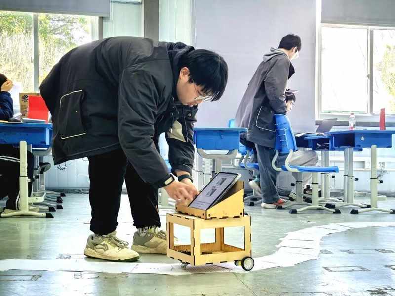  纯视觉识别×团队协作：松江通用技术竞赛的技术架构与教育价值解构 教育招生