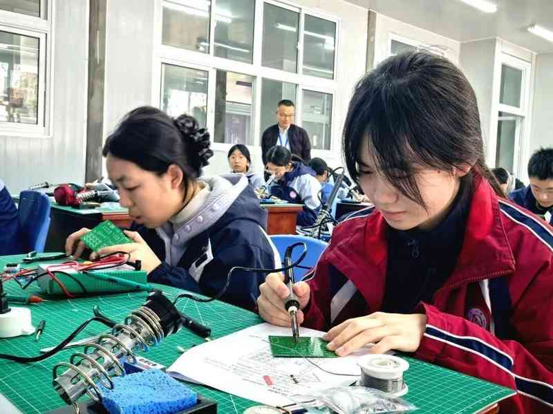  纯视觉识别×团队协作：松江通用技术竞赛的技术架构与教育价值解构 教育招生