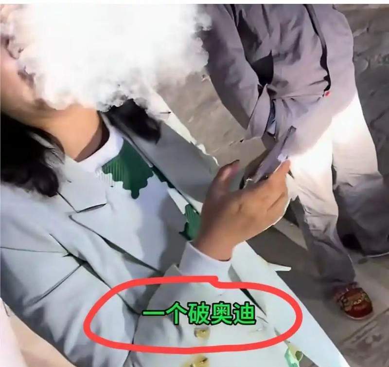  一句“香辣蟹”揭开城市偏见：那个被标签刺伤的外乡人，和他不愿示人的尊严 情感心理