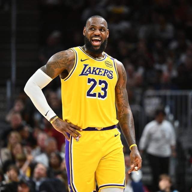 当国王的皇冠开始摇晃：一段关于尊重、放手与体面告别的篮球故事 体育新闻